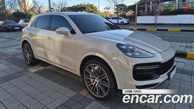 Porsche Cayenne 4.0 Turbo — пробег 9 700 км — фото 3 из 5