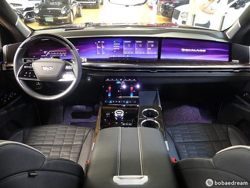 Cadillac Escalade 6.2 Sports Platinum — пробег 19 000 км — фото 4 из 5