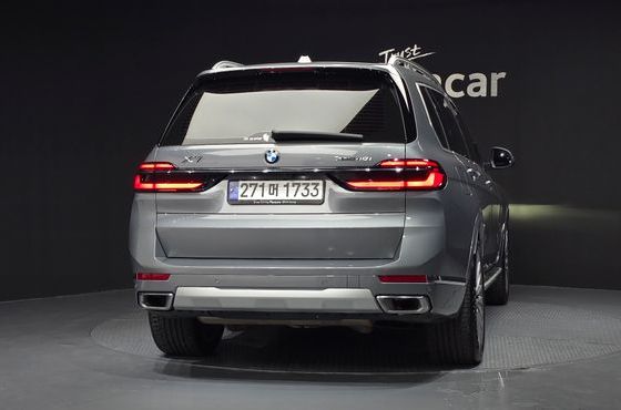 BMW X7 xDrive 40i Design Pure Excellence 7-Seater — пробег 16 921 км — фото 4 из 5