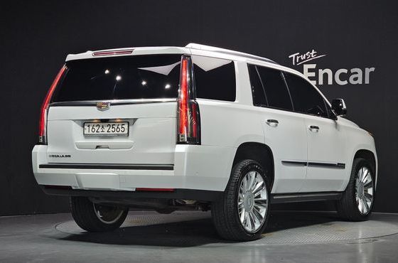 Cadillac Escalade 6.2 4th — пробег 60 951 км — фото 2 из 5