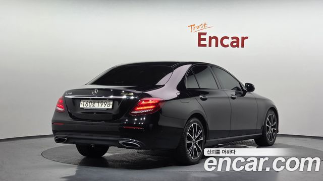 Mercedes-Benz E-Class из Кореи Encar
