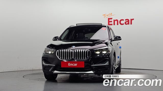 BMW X1 xDrive 20i xLine — пробег 70 734 км — фото 3 из 5