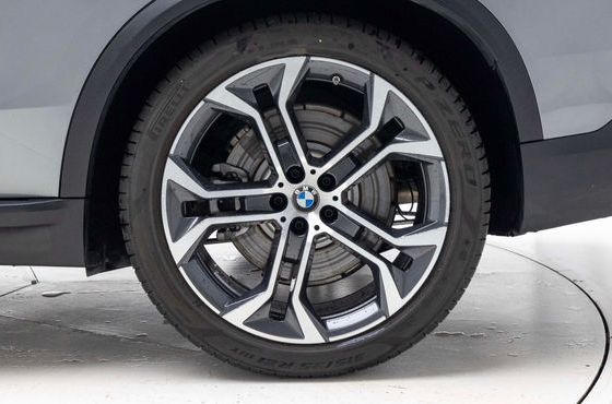 BMW X5 xDrive 50e xLine — пробег 9 595 км — фото 5 из 5