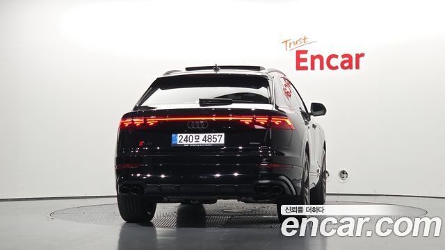 Audi Q8 55 TFSI Quattro Premium — пробег 8 371 км — фото 4 из 5