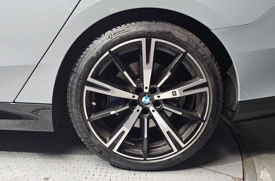BMW 5-Series 530i xDrive M Sport — пробег 6 746 км — фото 5 из 5