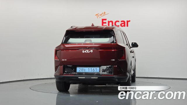 Kia EV5 Long Range 4WD GT Line — пробег 6 550 км — фото 4 из 5
