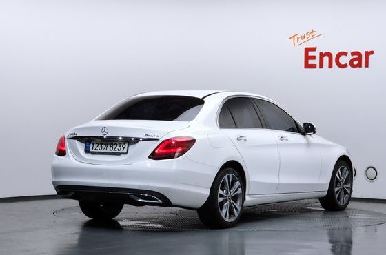 Mercedes-Benz C-Class C220 d 4MATIC — пробег 68 660 км — фото 2 из 5