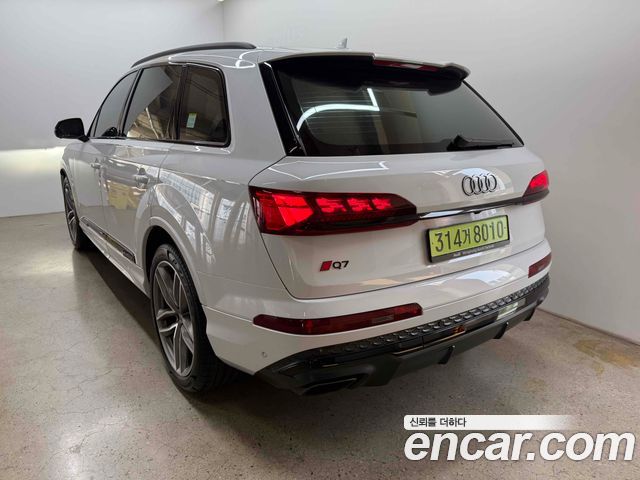 Audi Q7 55 TFSI Quattro Premium — пробег 1 136 км — фото 2 из 5