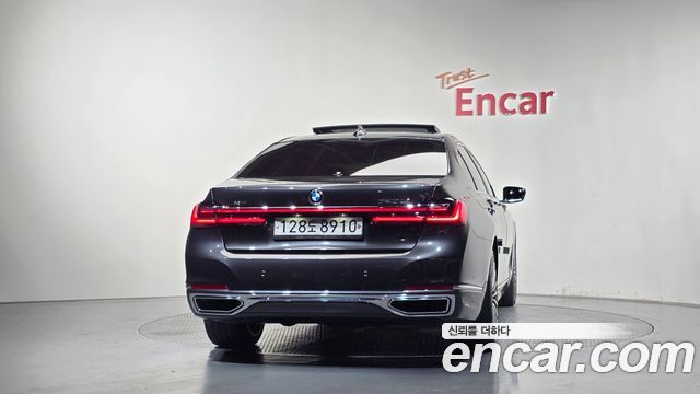 BMW 7-Series 740Li xDrive Design Pure Excellence — пробег 93 590 км — фото 4 из 5