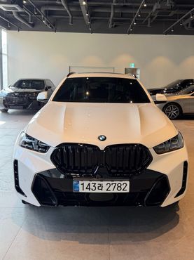 BMW X6 xDrive40i M Sport — пробег 465 км — фото 1 из 5