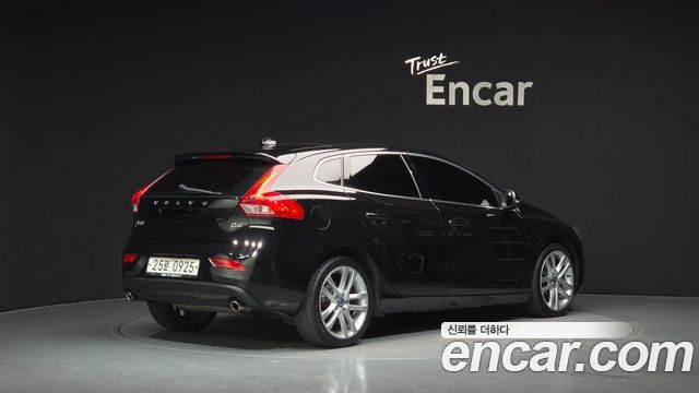 Volvo V40 из Кореи Encar
