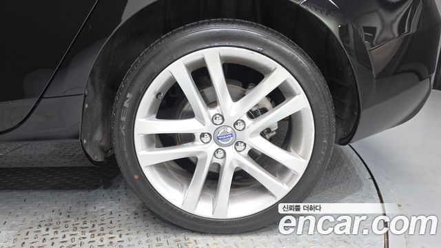 Volvo V40 из Кореи Encar