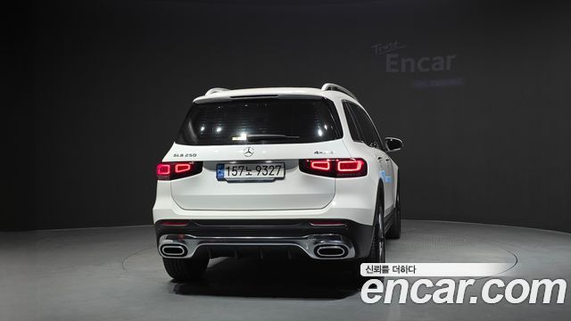 Mercedes-Benz GLB-Class GLB250 4MATIC — пробег 11 269 км — фото 4 из 5