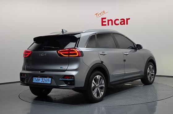 Kia Niro Noblesse — пробег 53 608 км — фото 2 из 5