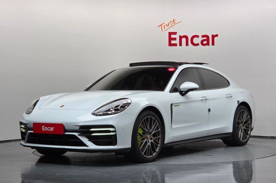 Porsche Panamera 2.9 AWD E-Hybrid Platinum Edition — пробег 15 892 км — фото 1 из 5
