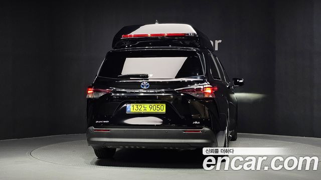 Toyota Sienna 2.5 Hybrid AWD — пробег 715 км — фото 4 из 5