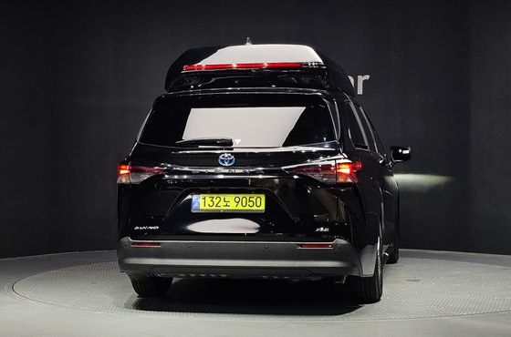 Toyota Sienna 2.5 Hybrid AWD — пробег 715 км — фото 4 из 5