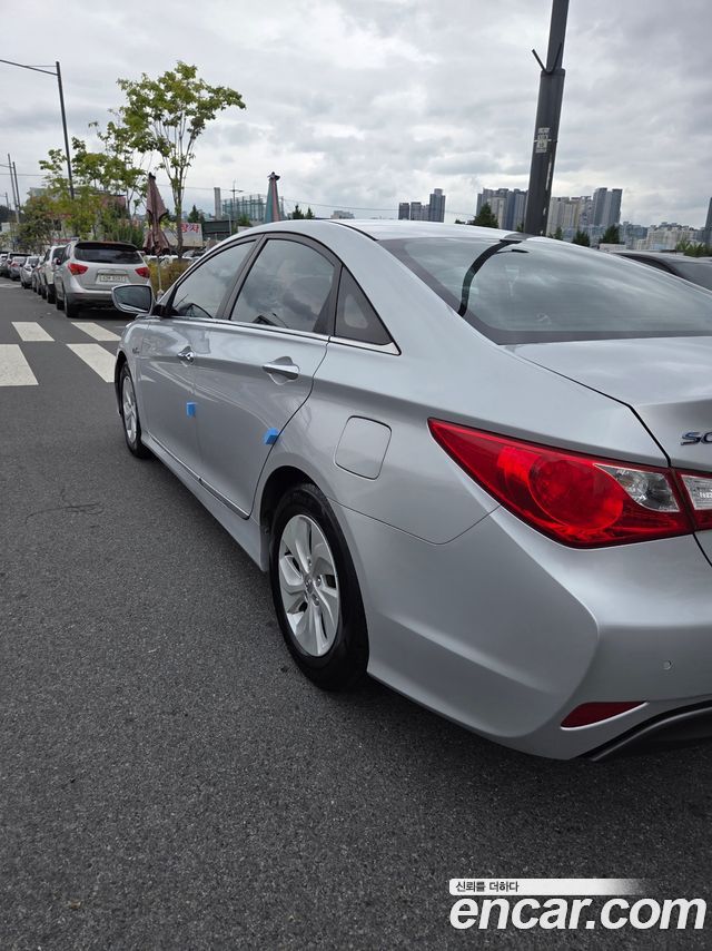 Hyundai Sonata 2.0 Premier — пробег 136 826 км — фото 5 из 5