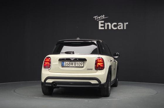 Mini Cooper 5Door Classic Third Generation — пробег 31 599 км — фото 4 из 5