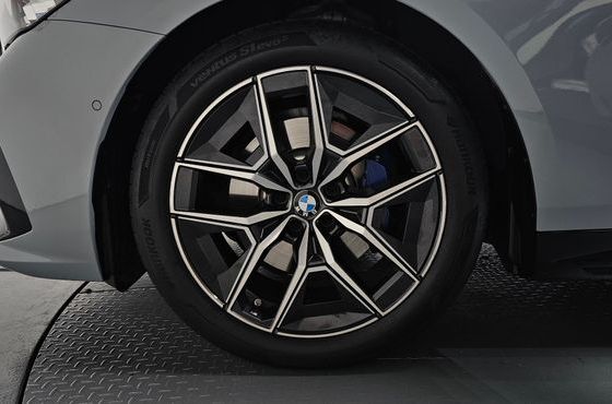 BMW 5-Series 520i M Sport — пробег 8 115 км — фото 5 из 5