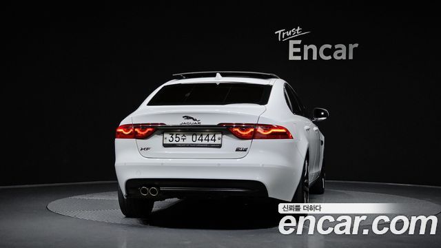 Jaguar XF 20d Portfolio AWD — пробег 115 477 км — фото 4 из 5
