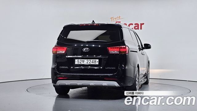 Kia Carnival из Кореи Encar