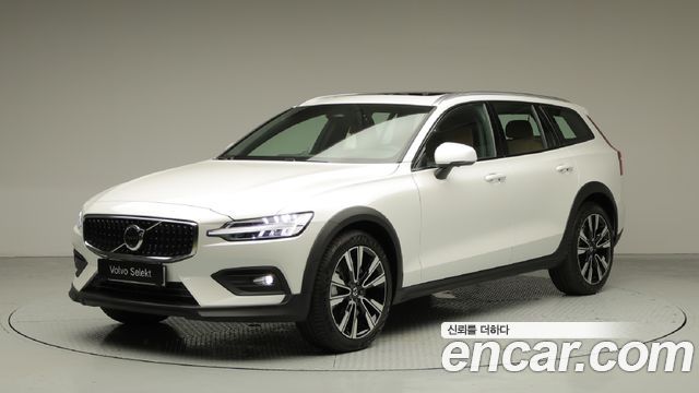 Volvo V60 B5 Ultra AWD — пробег 1 126 км — фото 1 из 5