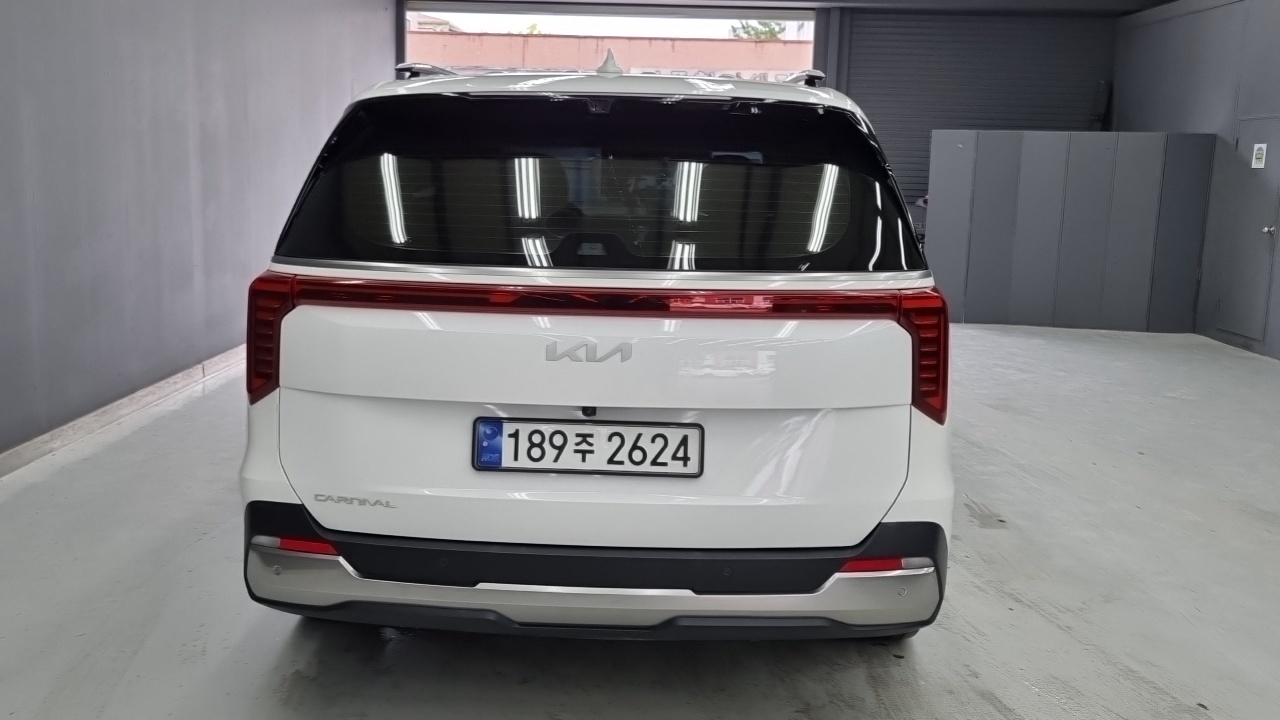 Kia Carnival Diesel 7-Seater Signature — пробег 35 250 км — фото 4 из 5