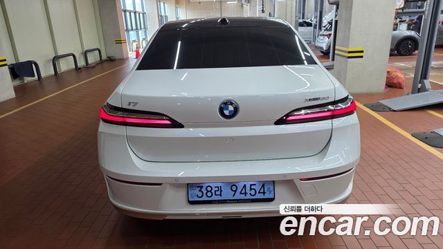 BMW i7 из Кореи Encar