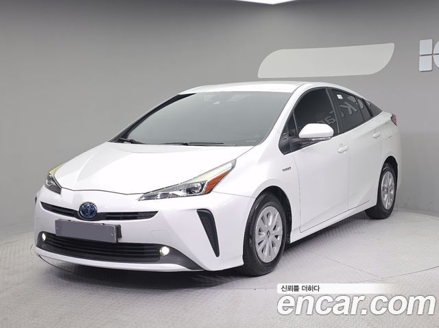 Toyota Prius 1.8 — пробег 72 591 км — фото 1 из 5