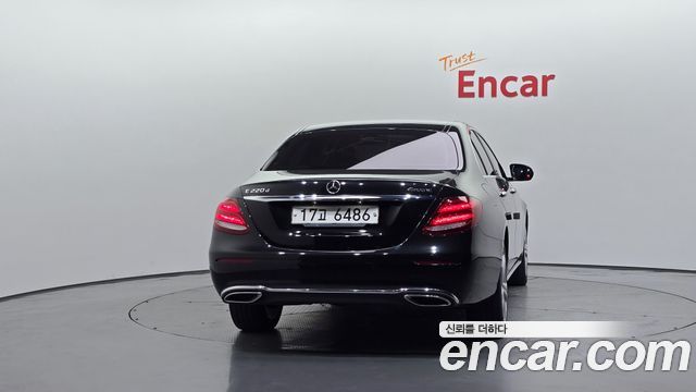 Mercedes-Benz E-Class из Кореи Encar