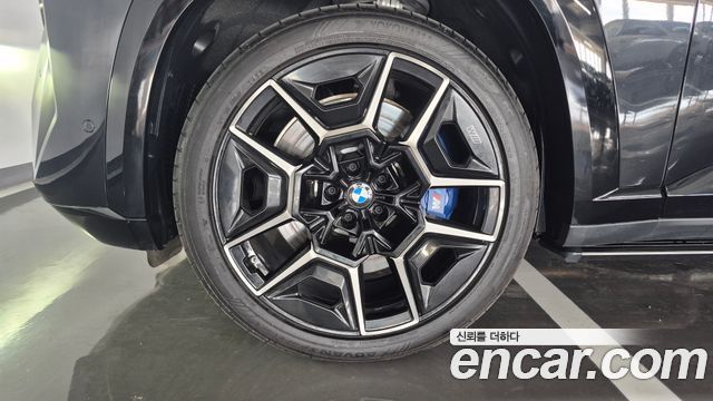 BMW XM 4.4 — пробег 13 336 км — фото 5 из 5
