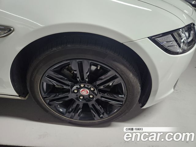 Jaguar XF 20d Portfolio — пробег 94 000 км — фото 5 из 5