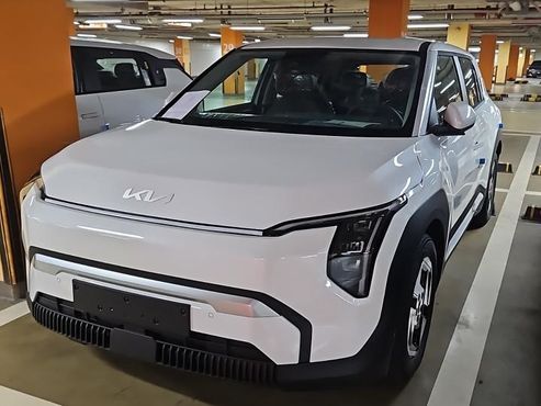 Kia EV3 Long Range 2WD AIr — пробег 1 км — фото 1 из 5