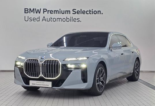 BMW 7-Series 740i xDrive M Sport — пробег 4 200 км — фото 1 из 5