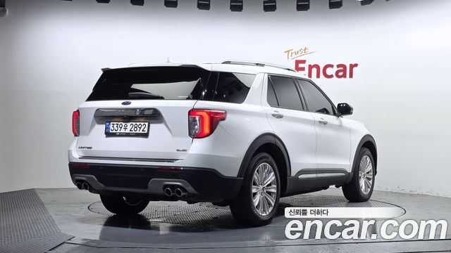 Ford Explorer 3.0 PHEV — пробег 77 361 км — фото 2 из 5