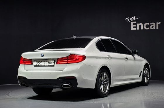 BMW 5-Series 520d xDrive M Sport Package Plus — пробег 110 244 км — фото 2 из 5
