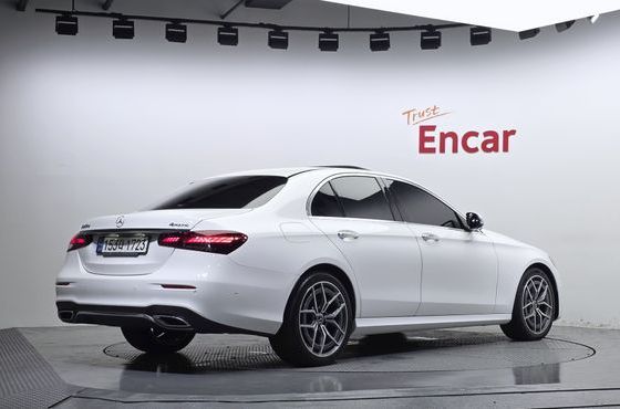 Mercedes-Benz E-Class E220d 4MATIC AMG Line — пробег 50 106 км — фото 2 из 5