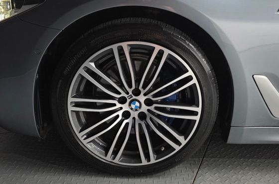 BMW 5-Series 530i xDrive M Sport Package Plus — пробег 63 034 км — фото 5 из 5