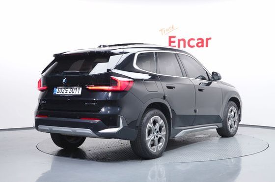 BMW X1 xDrive 20i xLine — пробег 11 539 км — фото 2 из 5