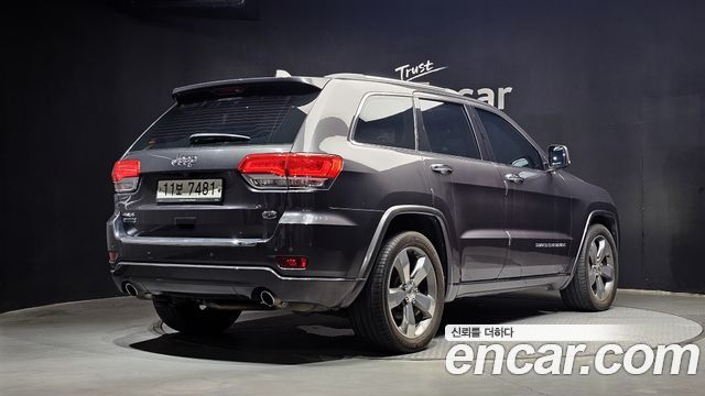 Jeep Cherokee 3.0 Diesel Overland WK2 — пробег 97 728 км — фото 2 из 5