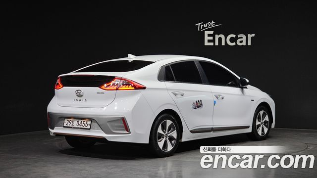 Hyundai Ioniq из Кореи Encar