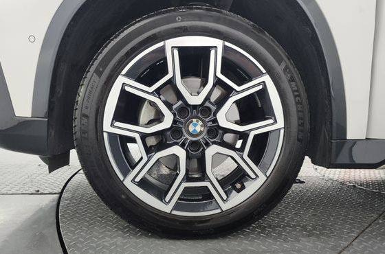 BMW X1 xDrive 20i xLine — пробег 25 858 км — фото 5 из 5