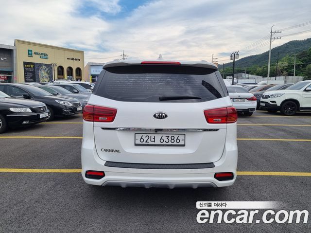 Kia Carnival из Кореи Encar