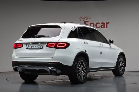 Mercedes-Benz GLC-Class GLC300 4MATIC — пробег 69 829 км — фото 2 из 5