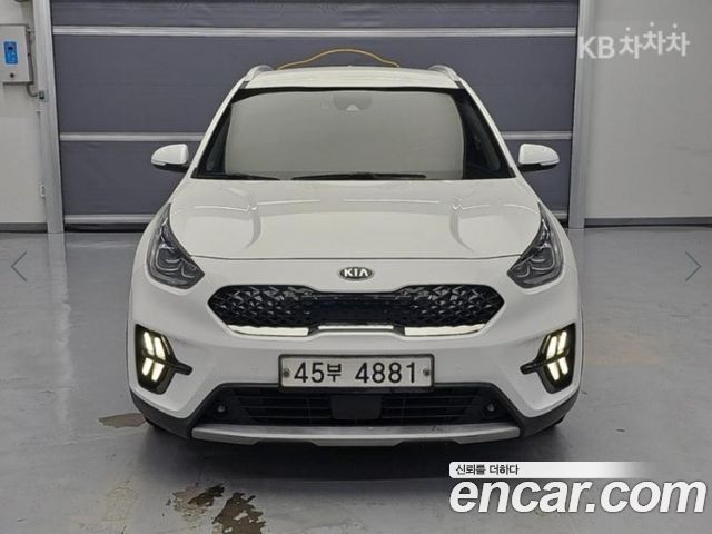 Kia Niro 1.6 HEV Noblesse Special — пробег 239 994 км — фото 2 из 5