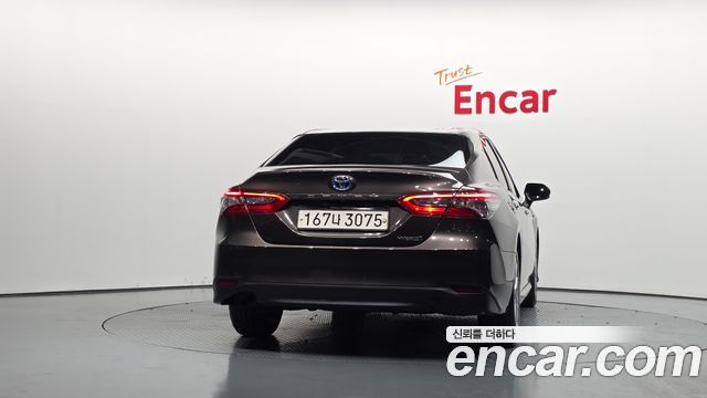 Toyota Camry 2.5 LE Hybrid — пробег 32 926 км — фото 4 из 5