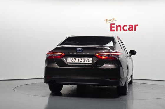 Toyota Camry 2.5 LE Hybrid — пробег 32 926 км — фото 4 из 5