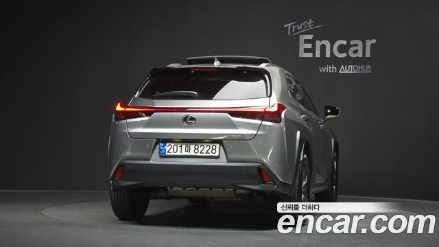 Lexus UX 2.0 2WD — пробег 39 755 км — фото 4 из 5