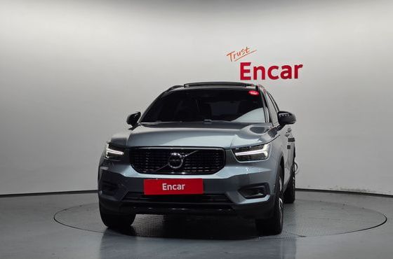 Volvo XC40 T4 R-Design — пробег 151 114 км — фото 3 из 5